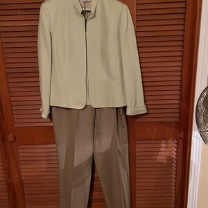 Women’s Linen Suit - 3 piece Set